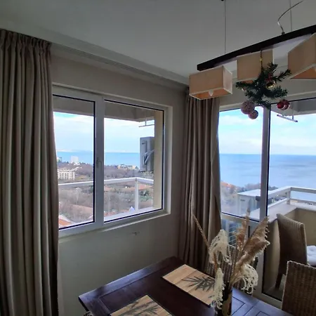 Sea View غولدن ساندز